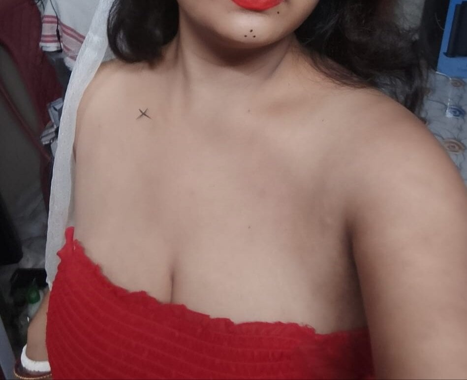 Sexy-Sayantika