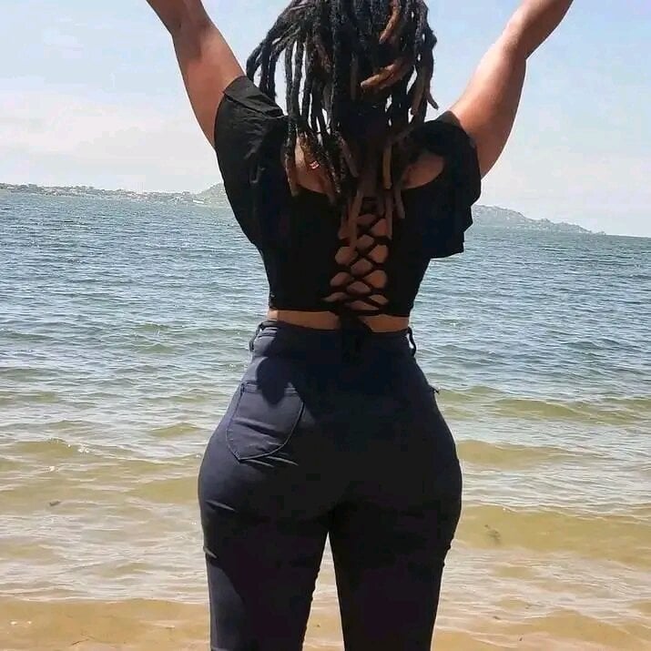 Sexy_Essyy