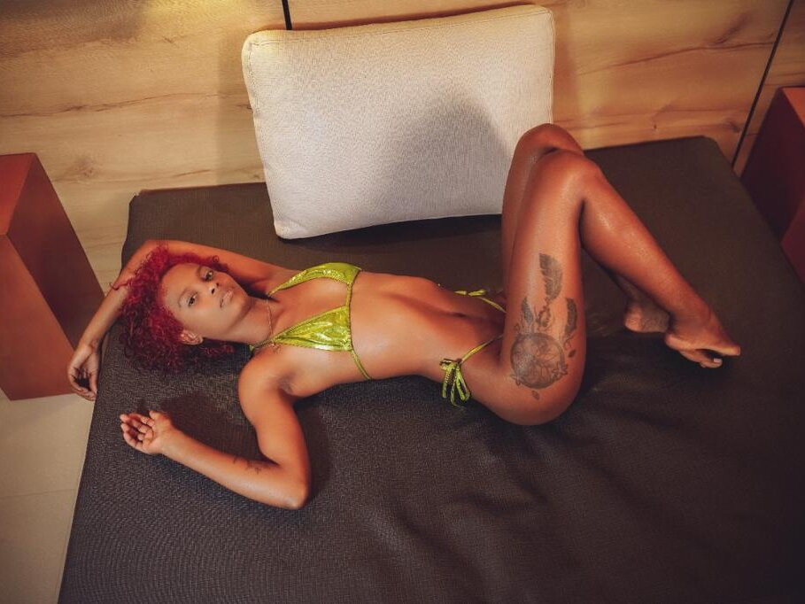 Sharlotte_Ebony