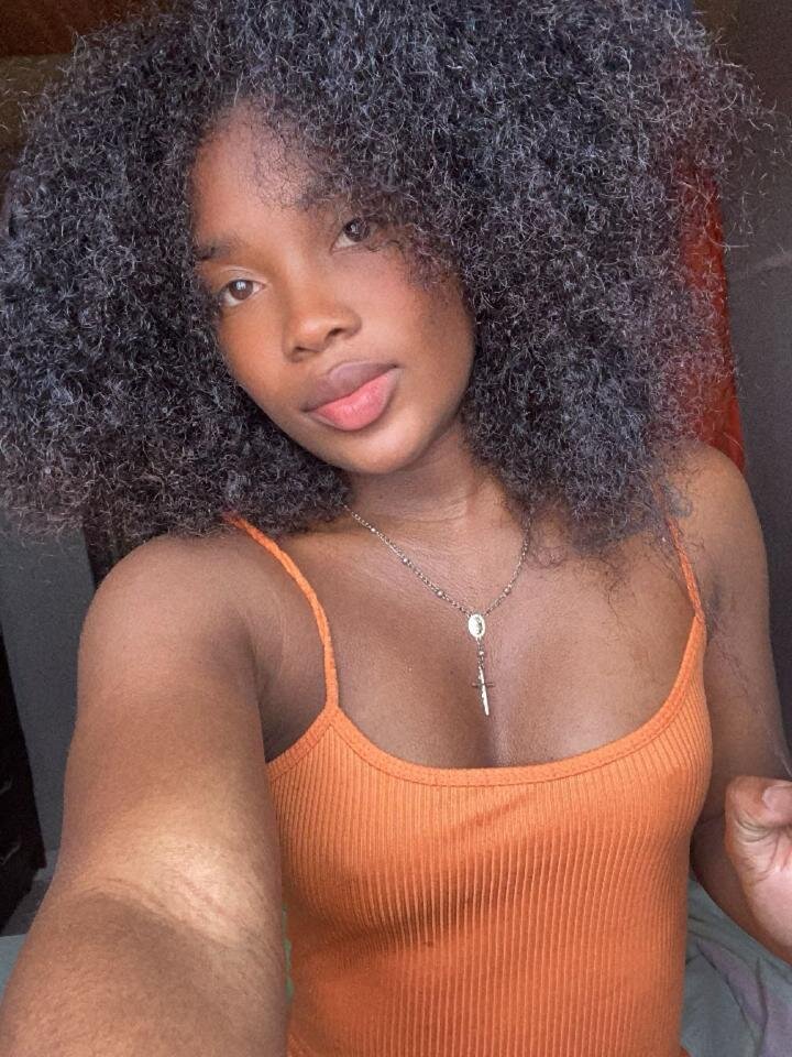 Shesly_Adams