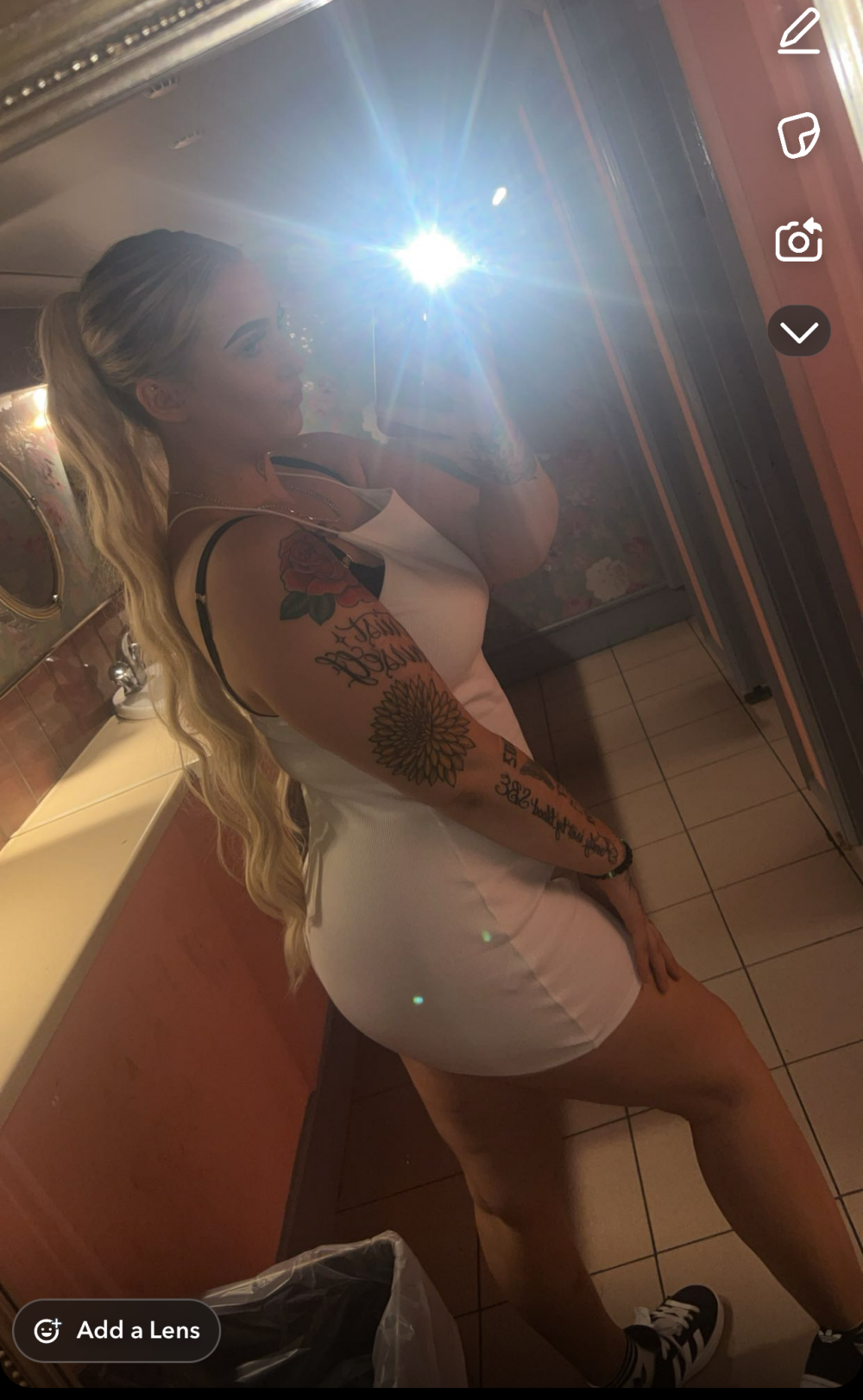 Sienna_Blonde_Milf22