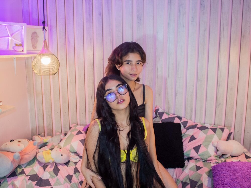 Sweet_couple69