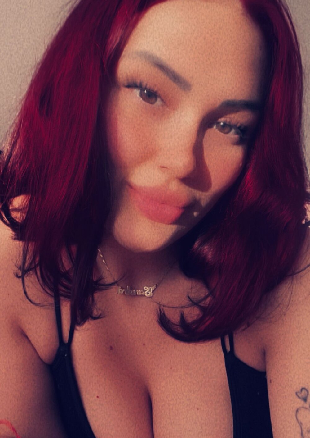 YoungHotMilf97