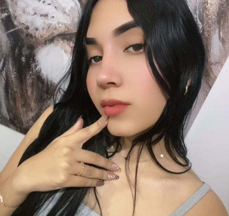 Zaira_Lux