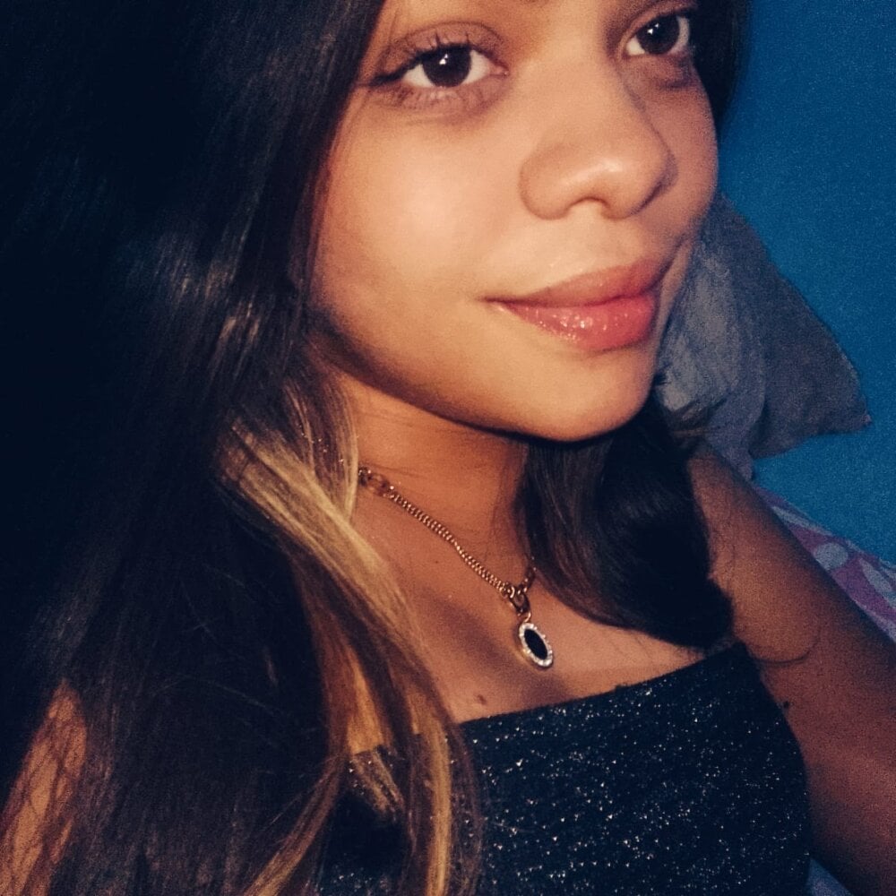 Zoe_axell