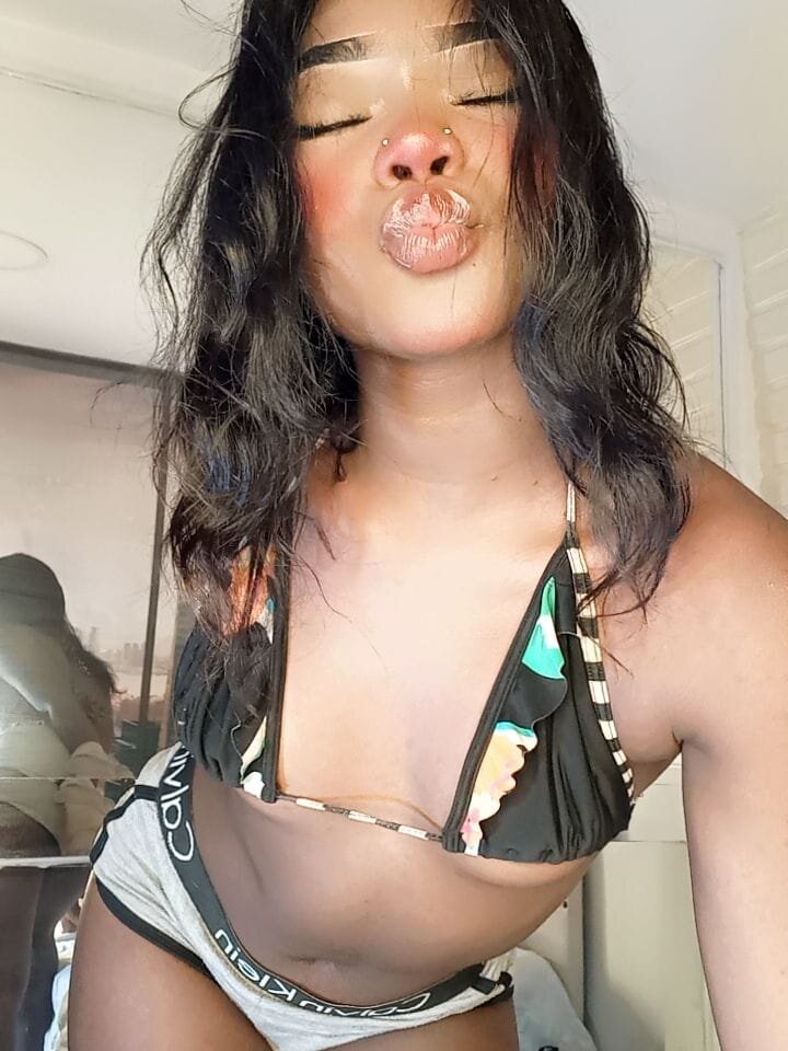 _Emillyebony