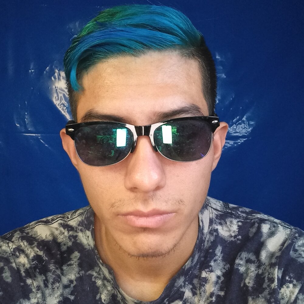 adrian_2t