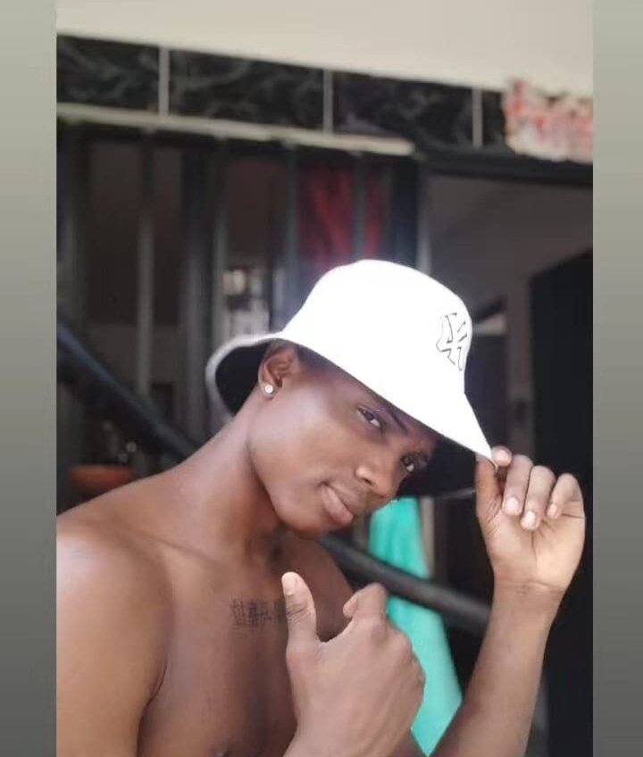 alex_Brownn_