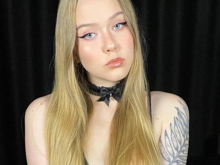 aliceonthemoon