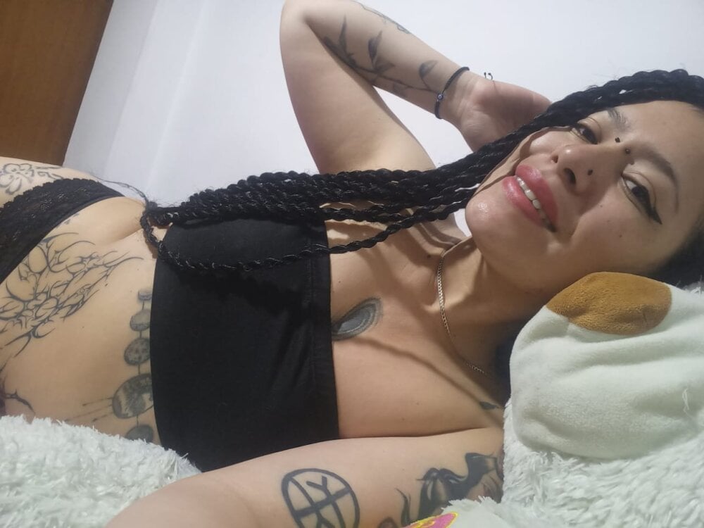 amara_velvet