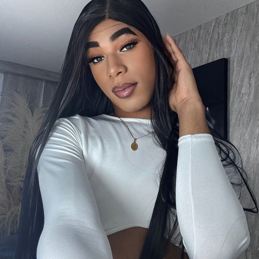 black_cami