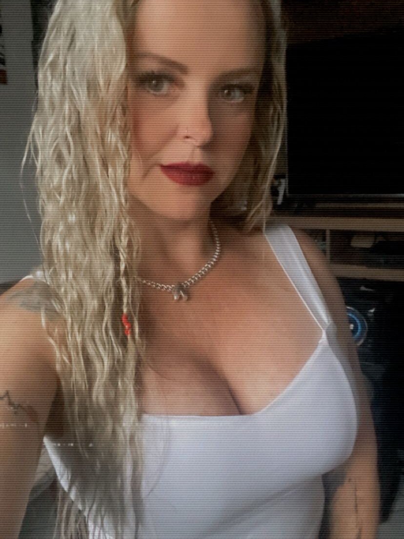 blonde_rocker