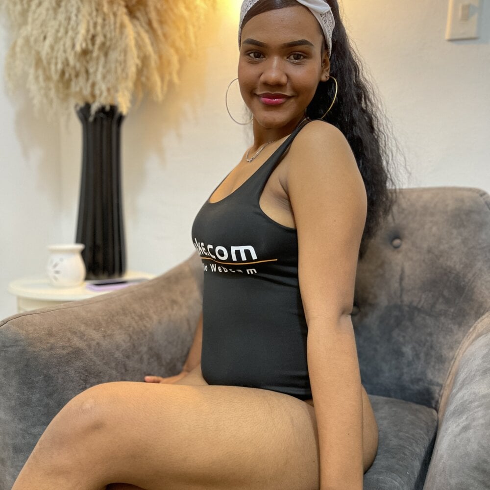 charlotte_ebony