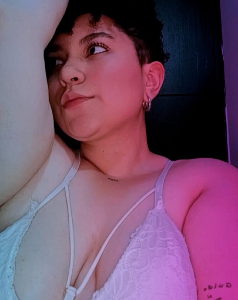 curly_cam_queen69