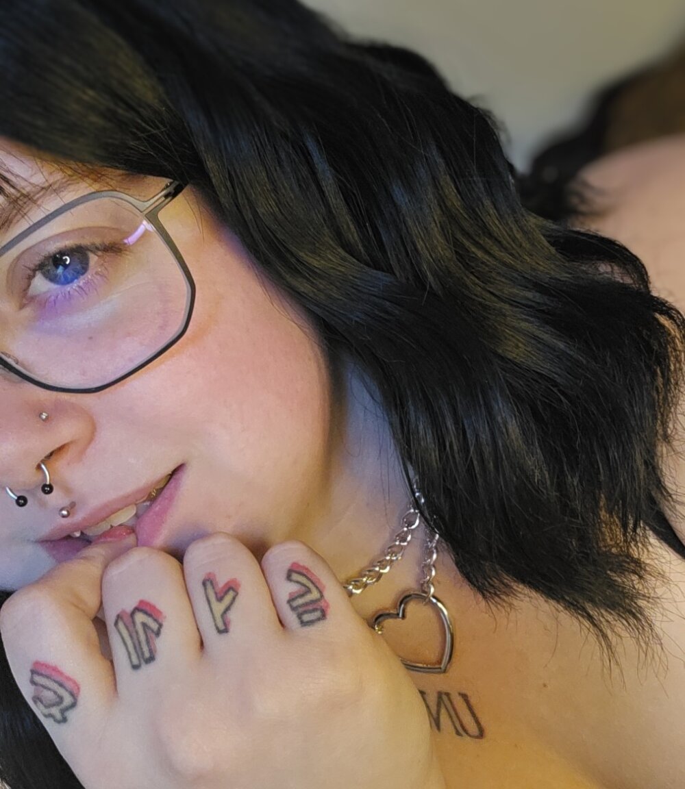 cute_aggro_gamer_girl