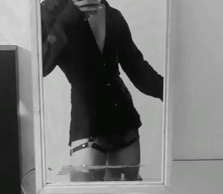 elizabeth_crimson