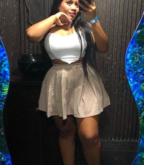 emilyyhott_01