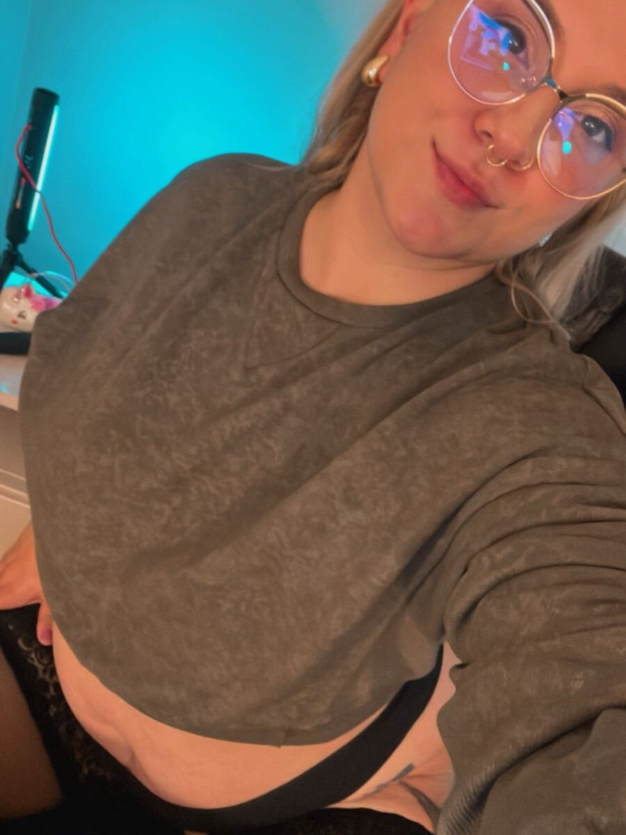 hollie_joliie