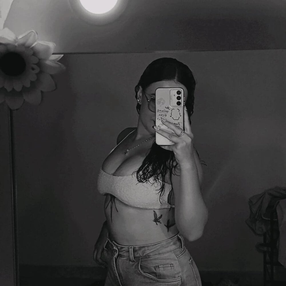 nahomy_eyes