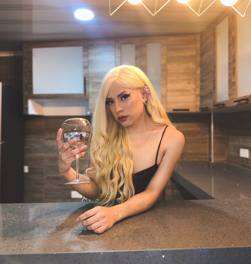 saray_doll