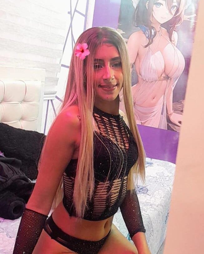 scarlet_sexy_1