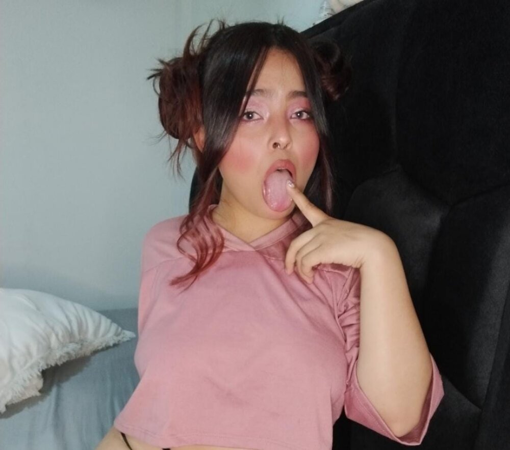 senyum_v