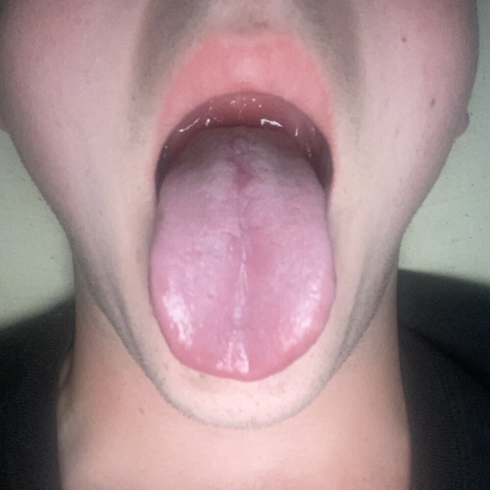 sissywhiteboi23