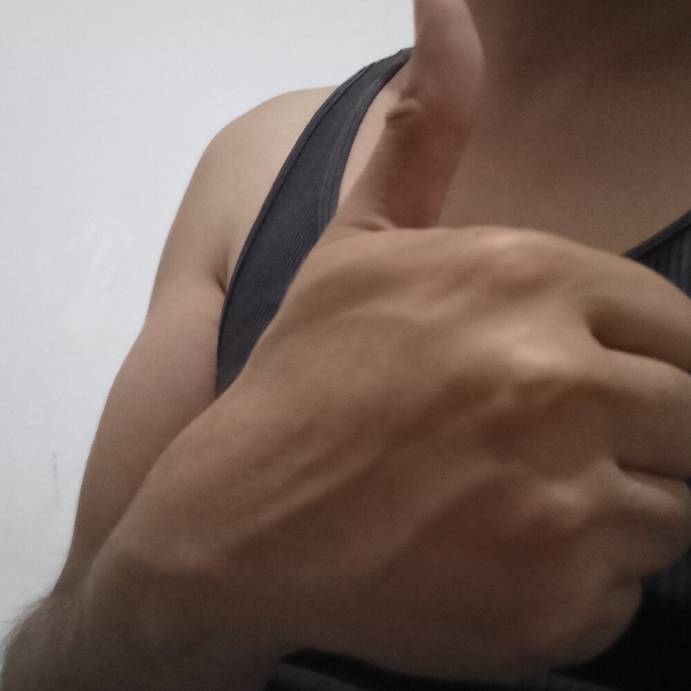 thehornyyonee