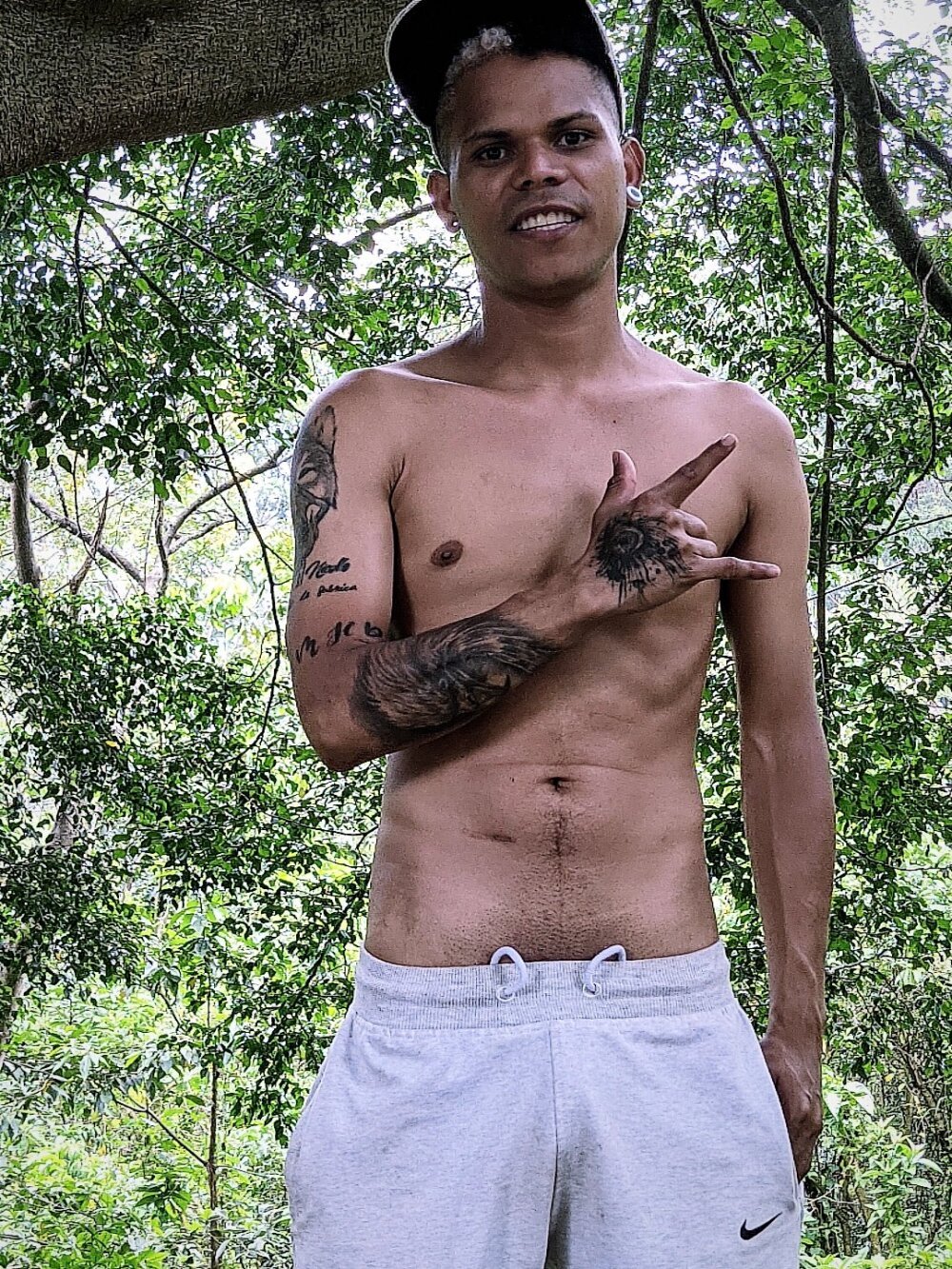 tom_hot03