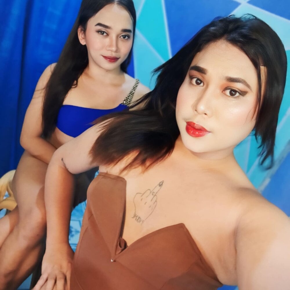 tsYURI_1boyTOY