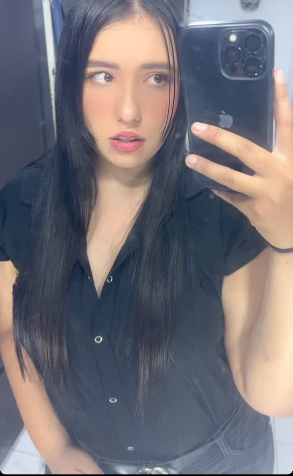 twogirlsM__