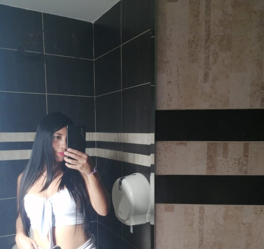violet_monserrat